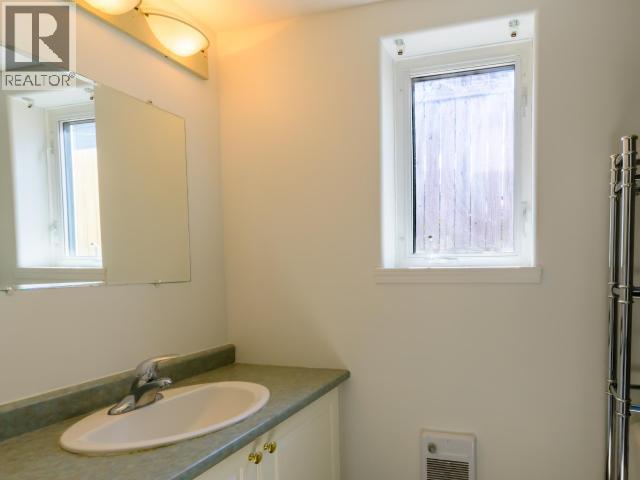 146 Falcon Drive, Whitehorse, YT - Indoor Photo Showing Bathroom