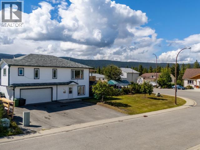 146 Falcon Drive, Whitehorse, YT - Outdoor