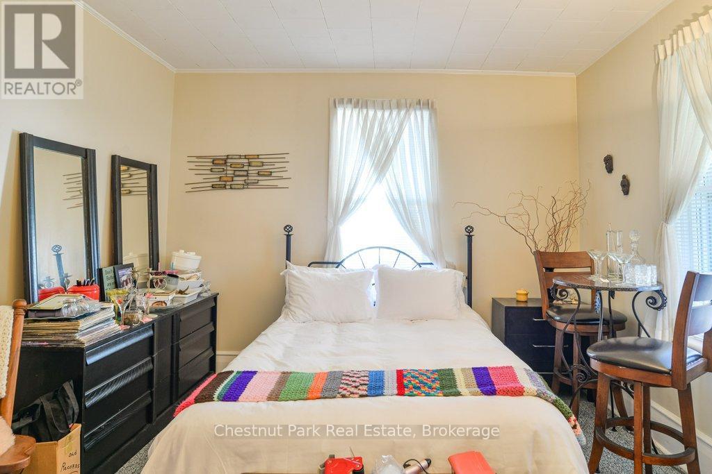 128 James Street, Bracebridge, ON - Indoor Photo Showing Bedroom