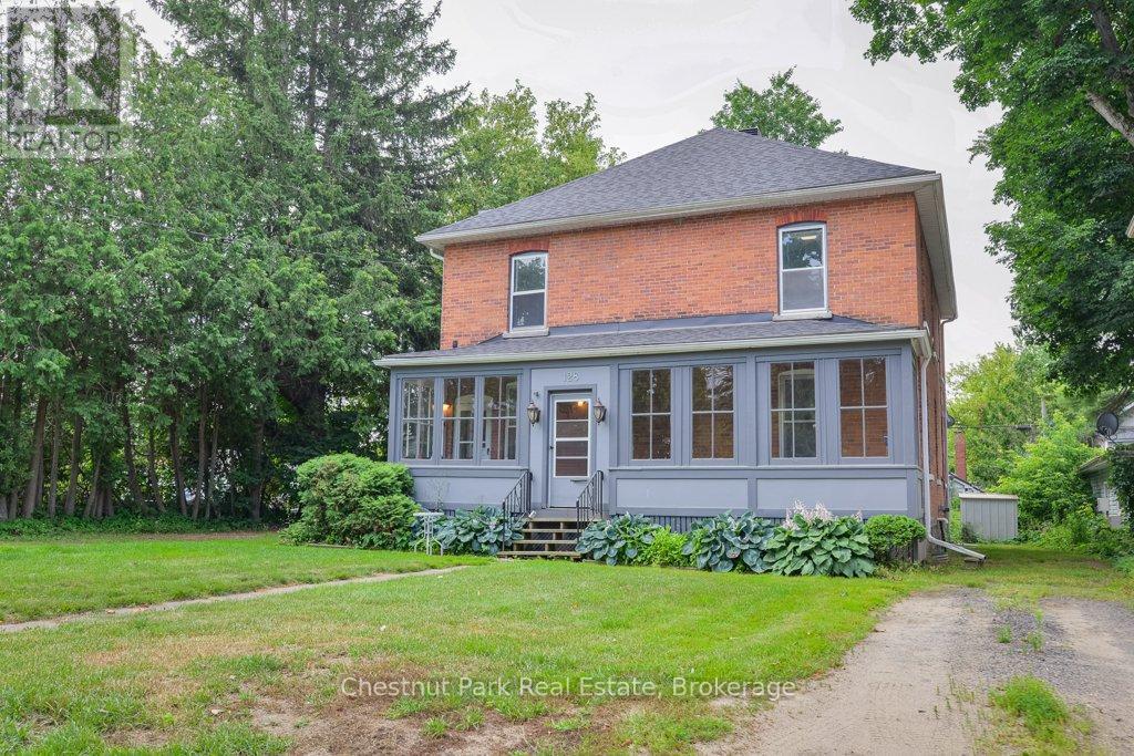 128 James Street, Bracebridge, ON - Outdoor