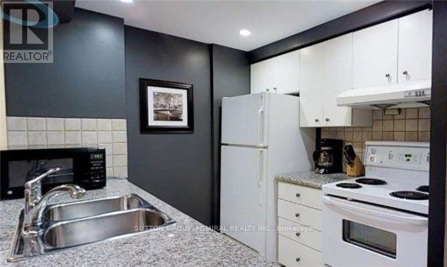 722 - 168 Simcoe Street, Toronto, ON - Indoor Photo Showing Kitchen With Double Sink