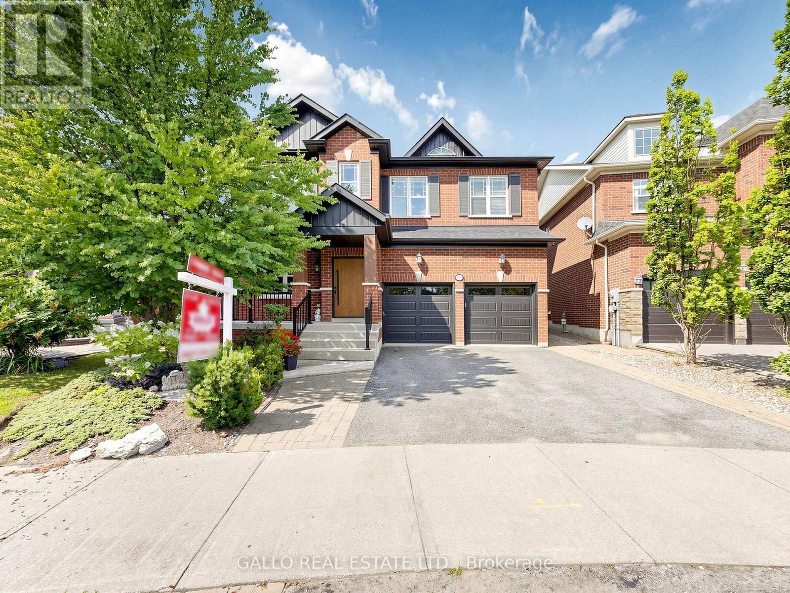 111 Pondmede Crescent, Whitchurch-Stouffville, ON - Outdoor With Facade