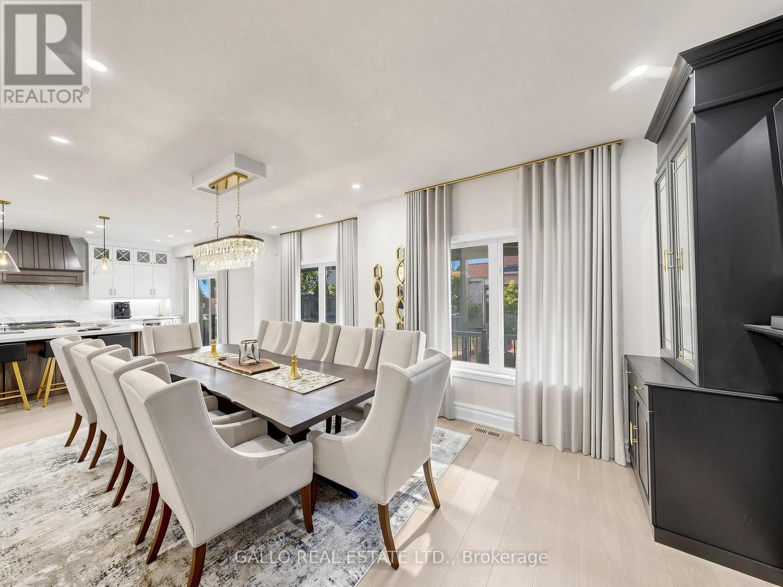 111 Pondmede Crescent, Whitchurch-Stouffville, ON - Indoor Photo Showing Dining Room