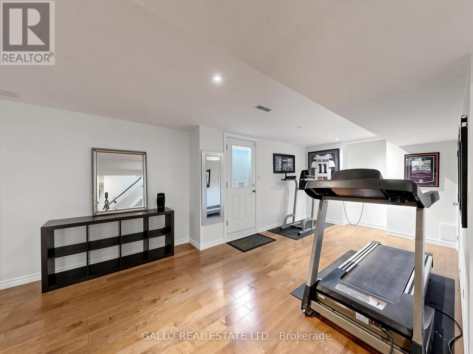 111 Pondmede Crescent, Whitchurch-Stouffville, ON - Indoor Photo Showing Gym Room