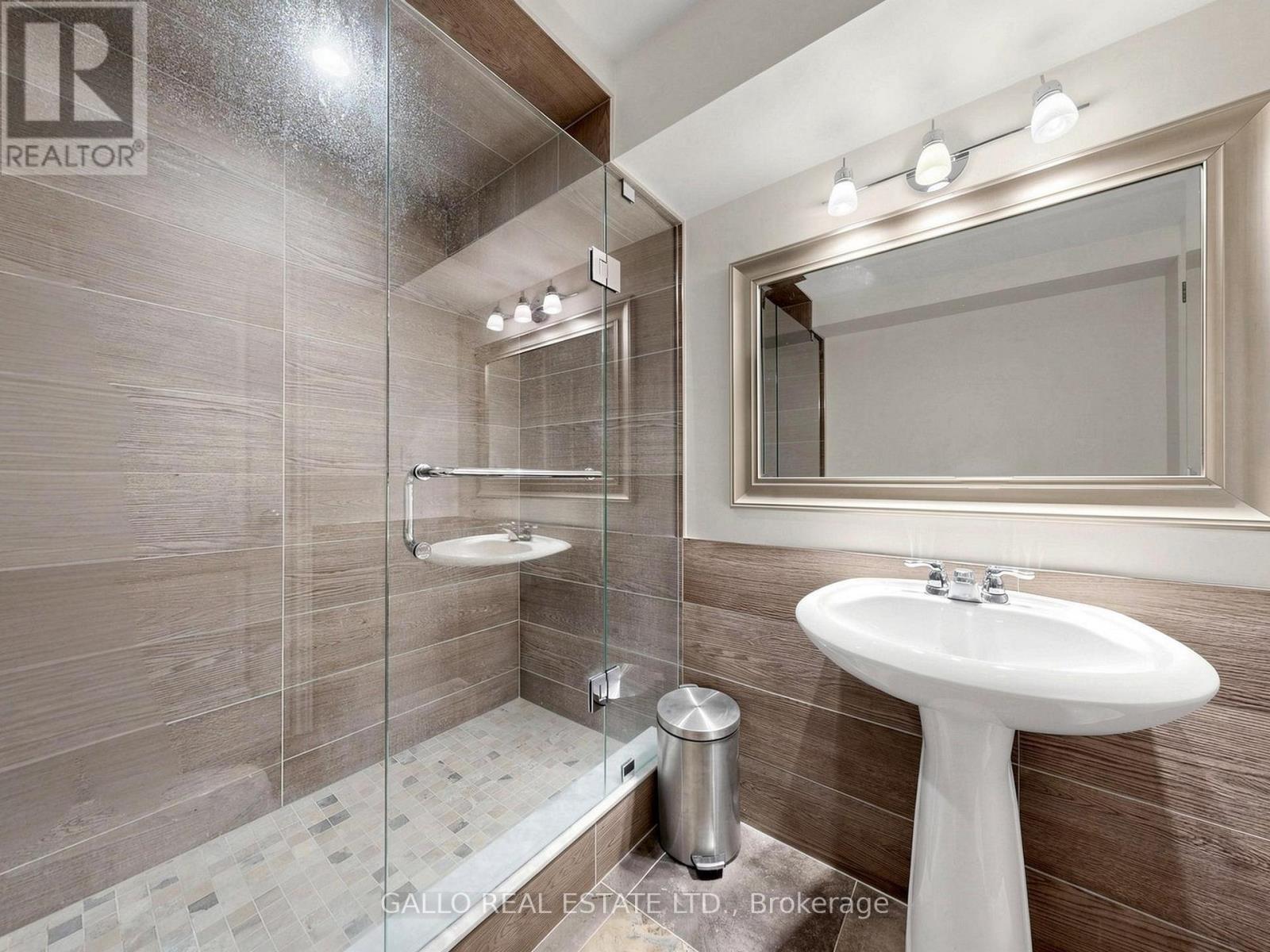 111 Pondmede Crescent, Whitchurch-Stouffville, ON - Indoor Photo Showing Bathroom