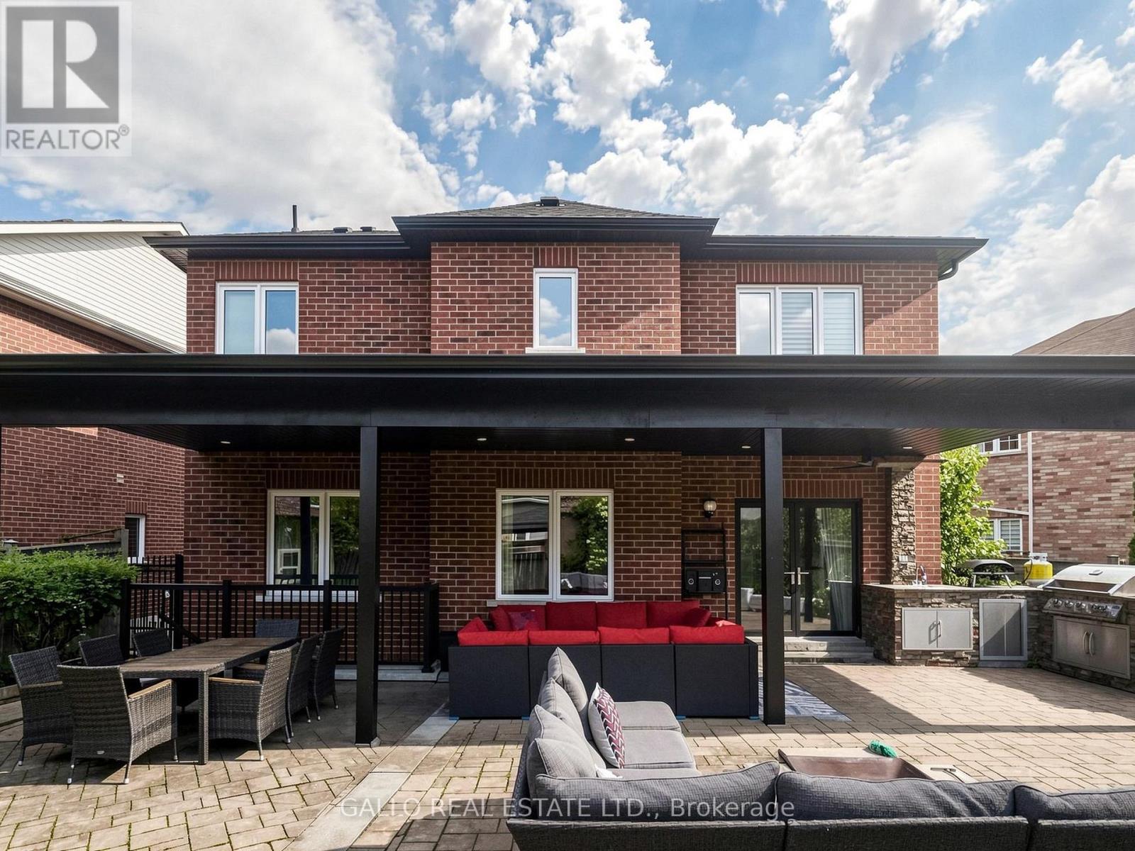 111 Pondmede Crescent, Whitchurch-Stouffville, ON - Outdoor With Deck Patio Veranda