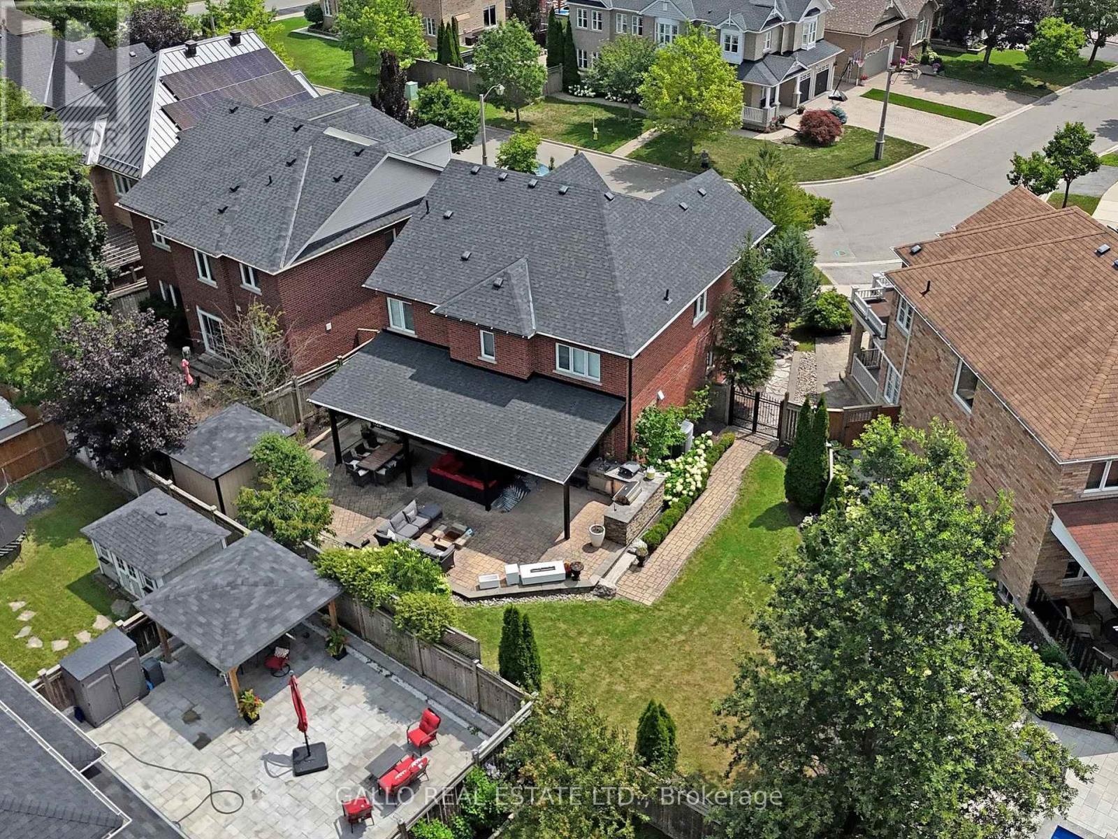 111 Pondmede Crescent, Whitchurch-Stouffville, ON - Outdoor With Deck Patio Veranda