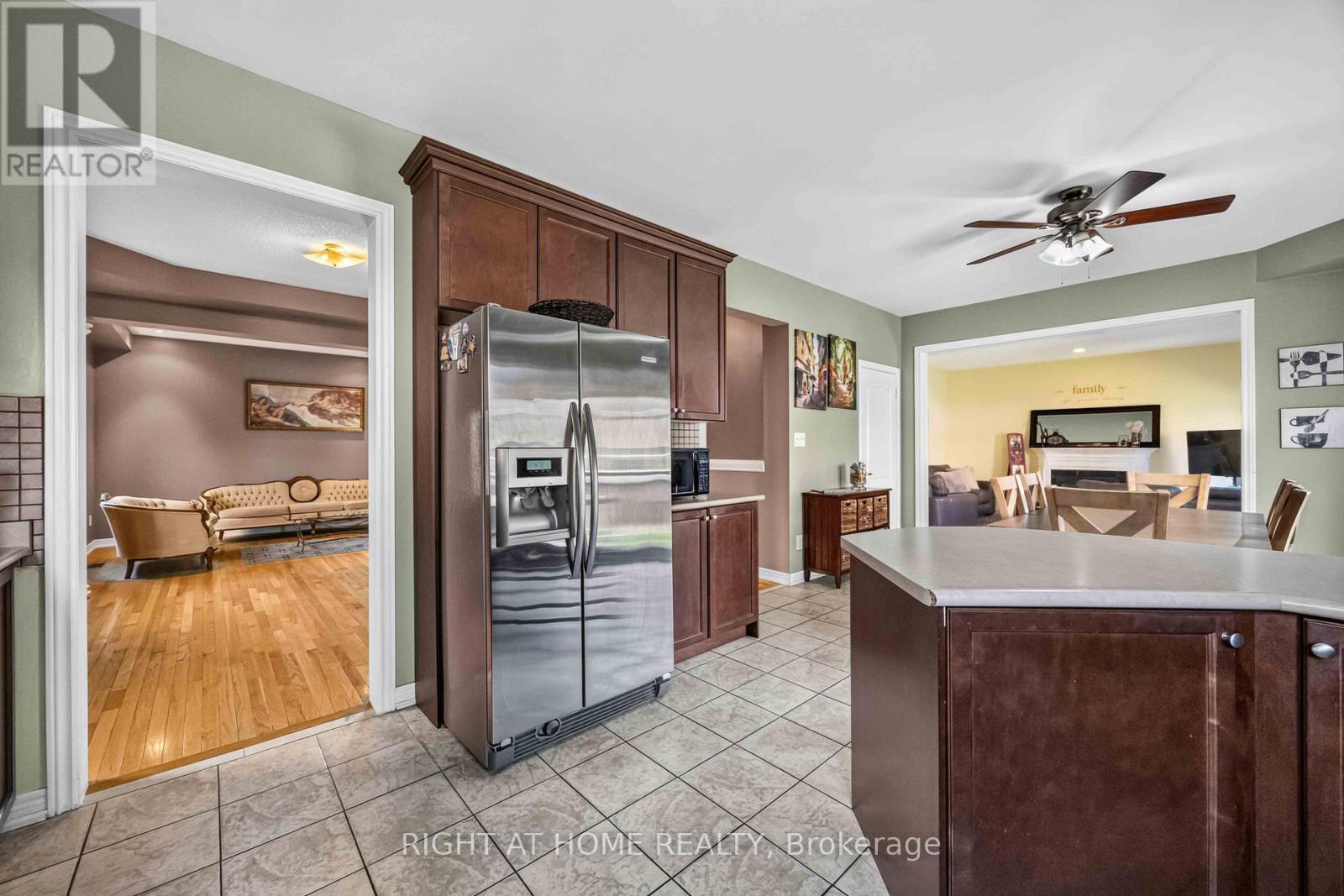 41 Foresta Drive, Vaughan, ON - Indoor Photo Showing Kitchen