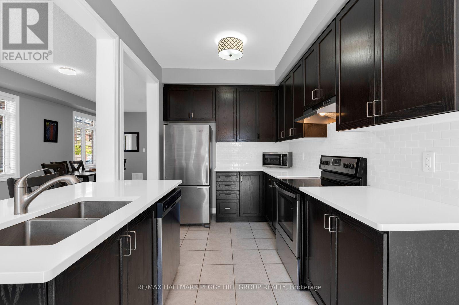 55 Forsyth Crescent, Barrie, ON - Indoor Photo Showing Kitchen With Double Sink With Upgraded Kitchen