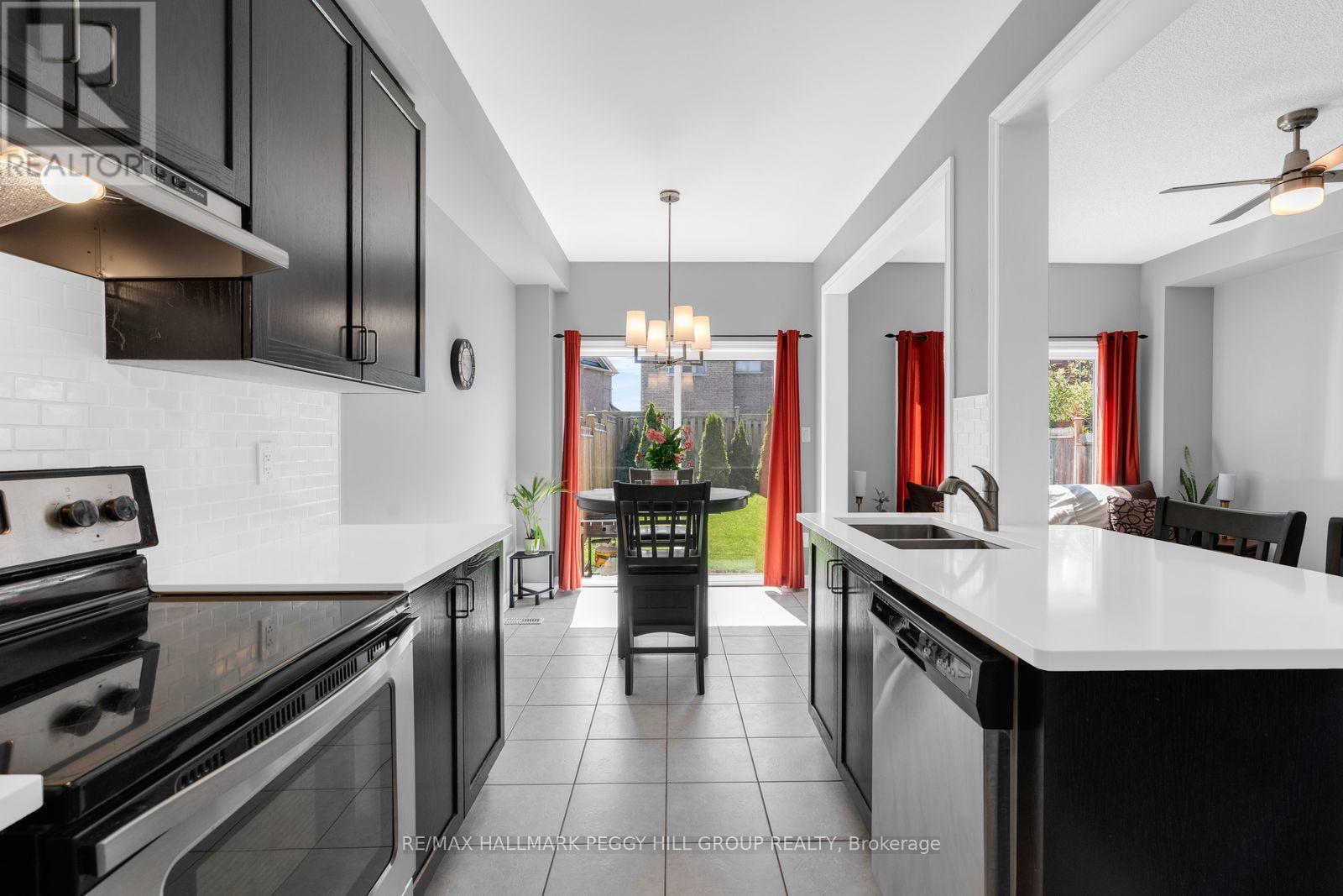 55 Forsyth Crescent, Barrie, ON - Indoor Photo Showing Kitchen With Double Sink With Upgraded Kitchen
