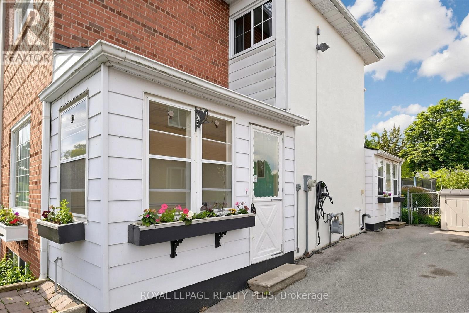 2359 Brookhurst Road, Mississauga, ON - Outdoor With Exterior