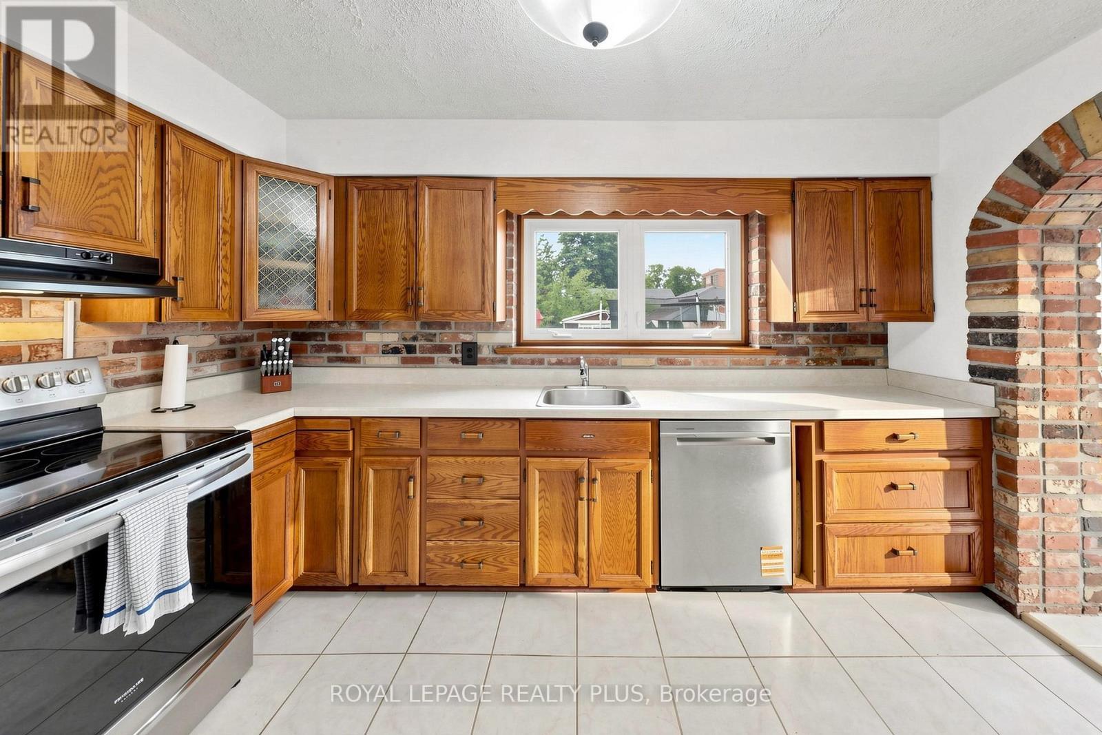2359 Brookhurst Road, Mississauga, ON - Indoor Photo Showing Kitchen