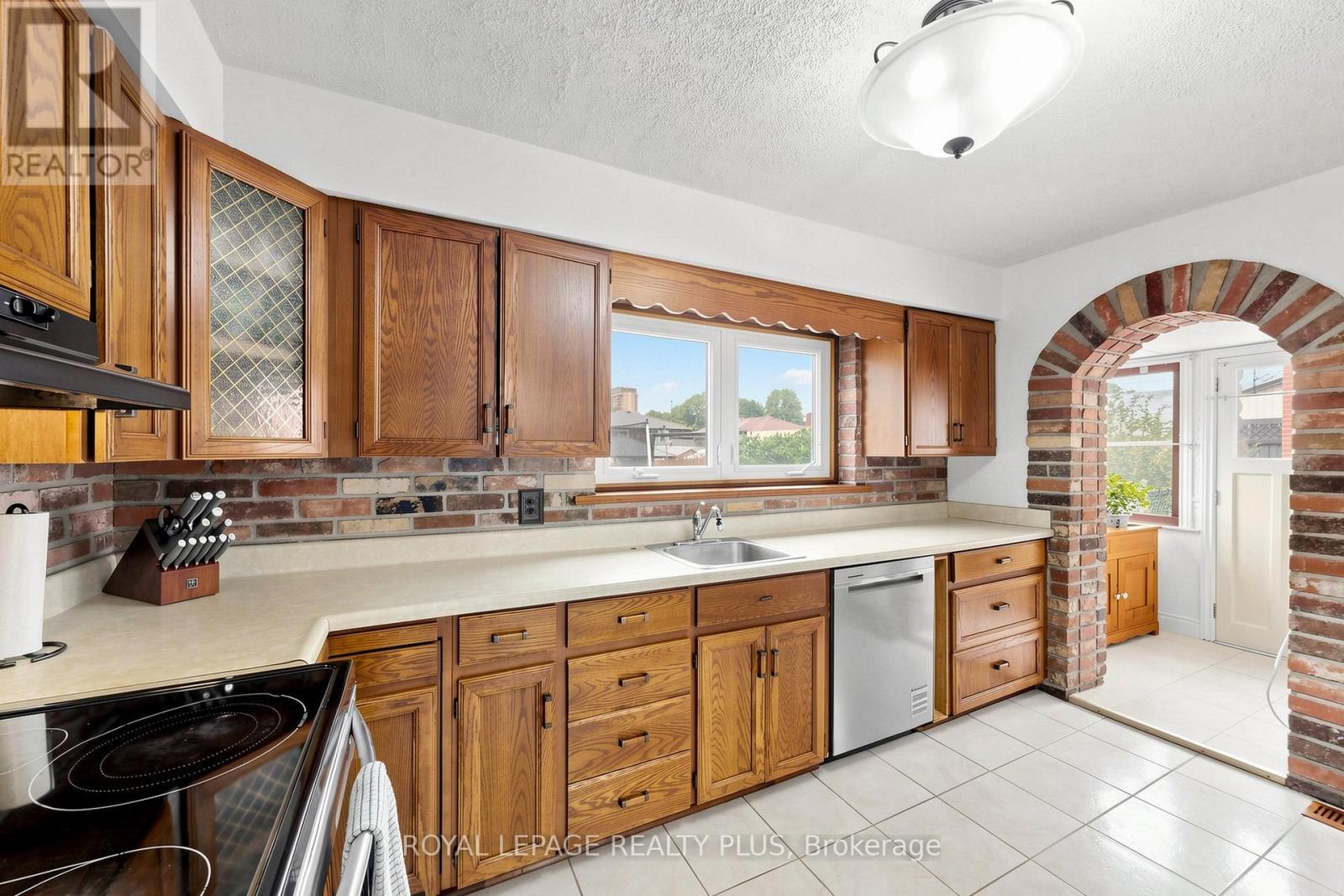 2359 Brookhurst Road, Mississauga, ON - Indoor Photo Showing Kitchen