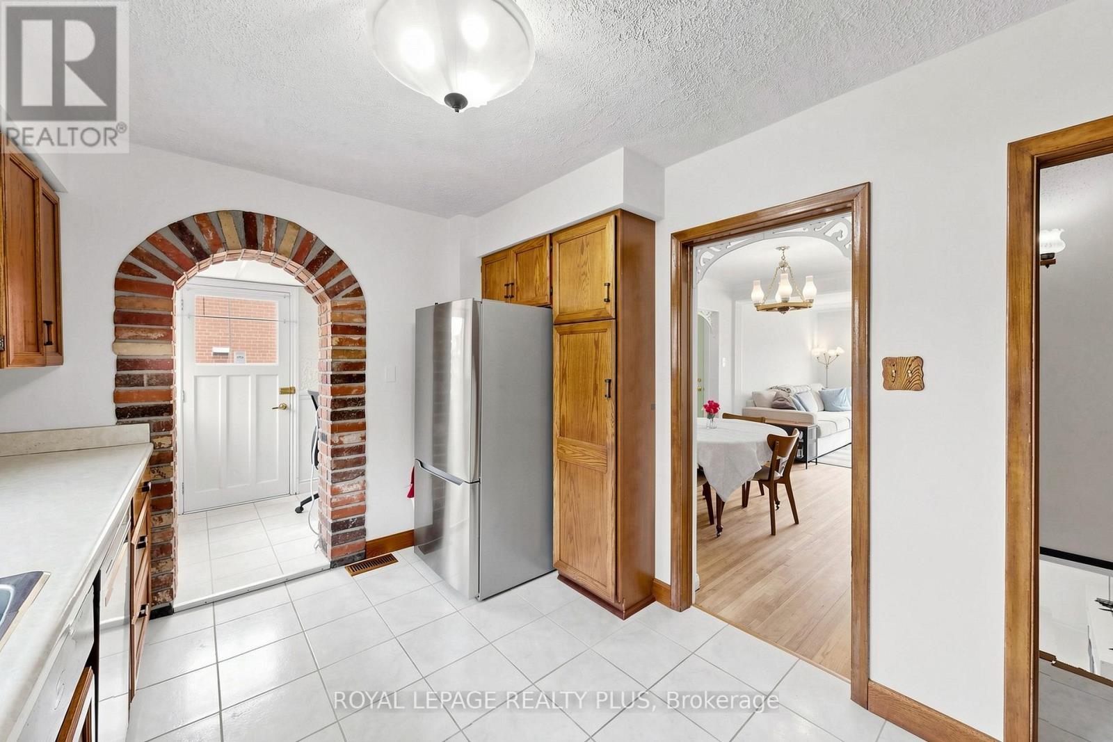 2359 Brookhurst Road, Mississauga, ON - Indoor Photo Showing Kitchen
