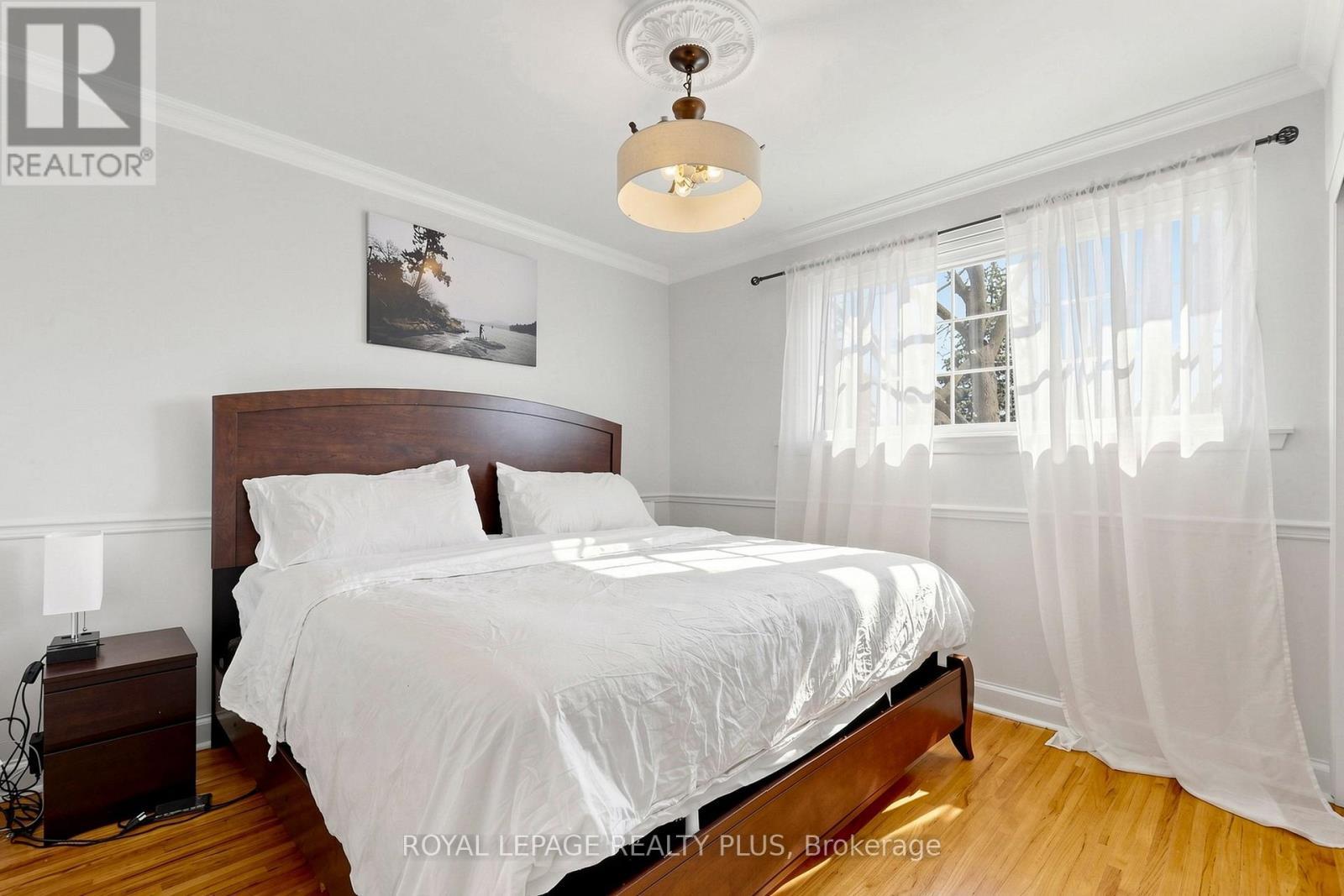 2359 Brookhurst Road, Mississauga, ON - Indoor Photo Showing Bedroom