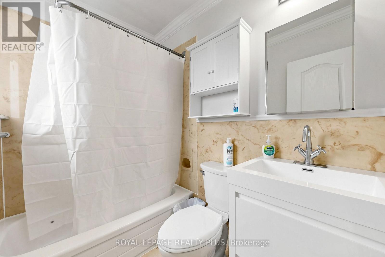 2359 Brookhurst Road, Mississauga, ON - Indoor Photo Showing Bathroom