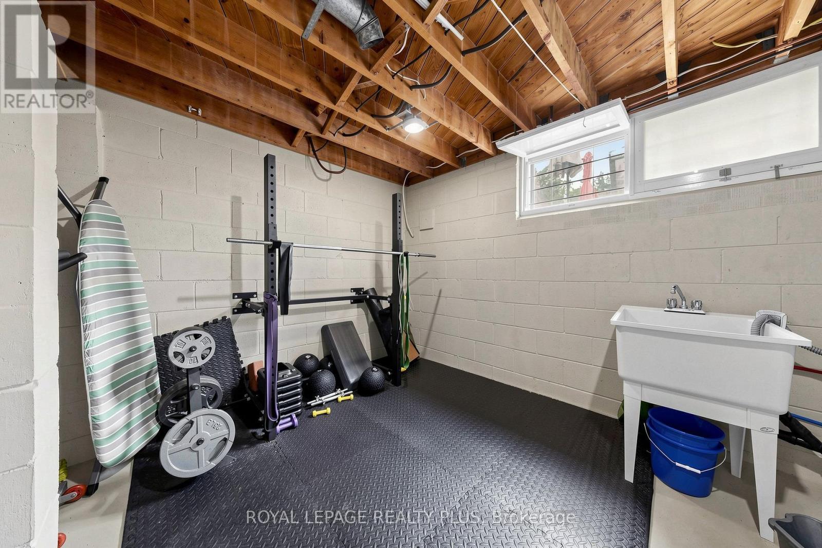 2359 Brookhurst Road, Mississauga, ON - Indoor Photo Showing Basement
