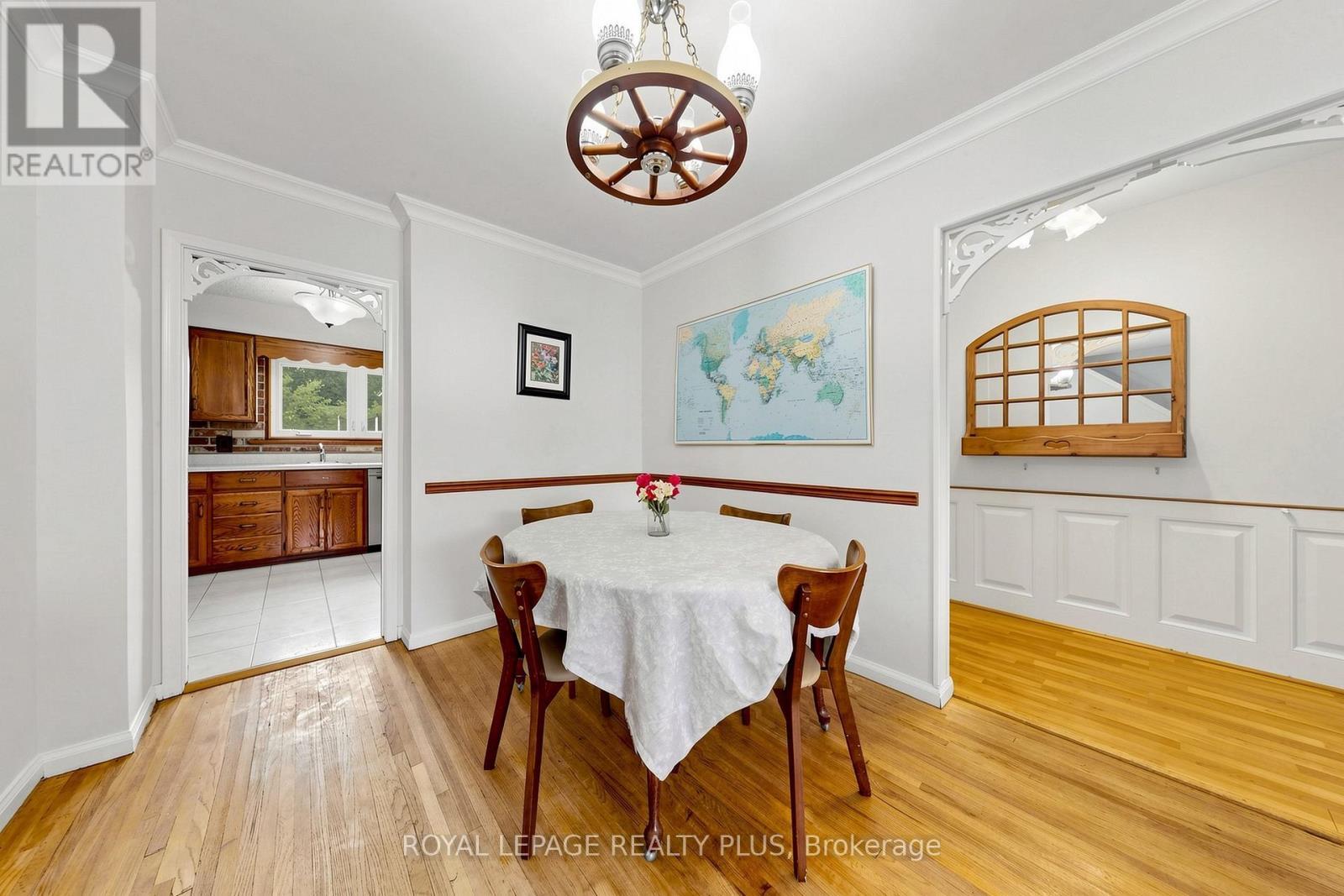 2359 Brookhurst Road, Mississauga, ON - Indoor Photo Showing Dining Room