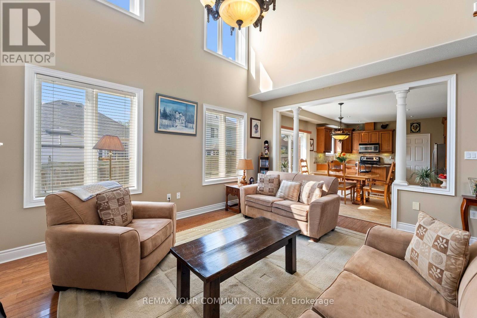 53 Brookwood Drive, Barrie, ON - Indoor Photo Showing Living Room