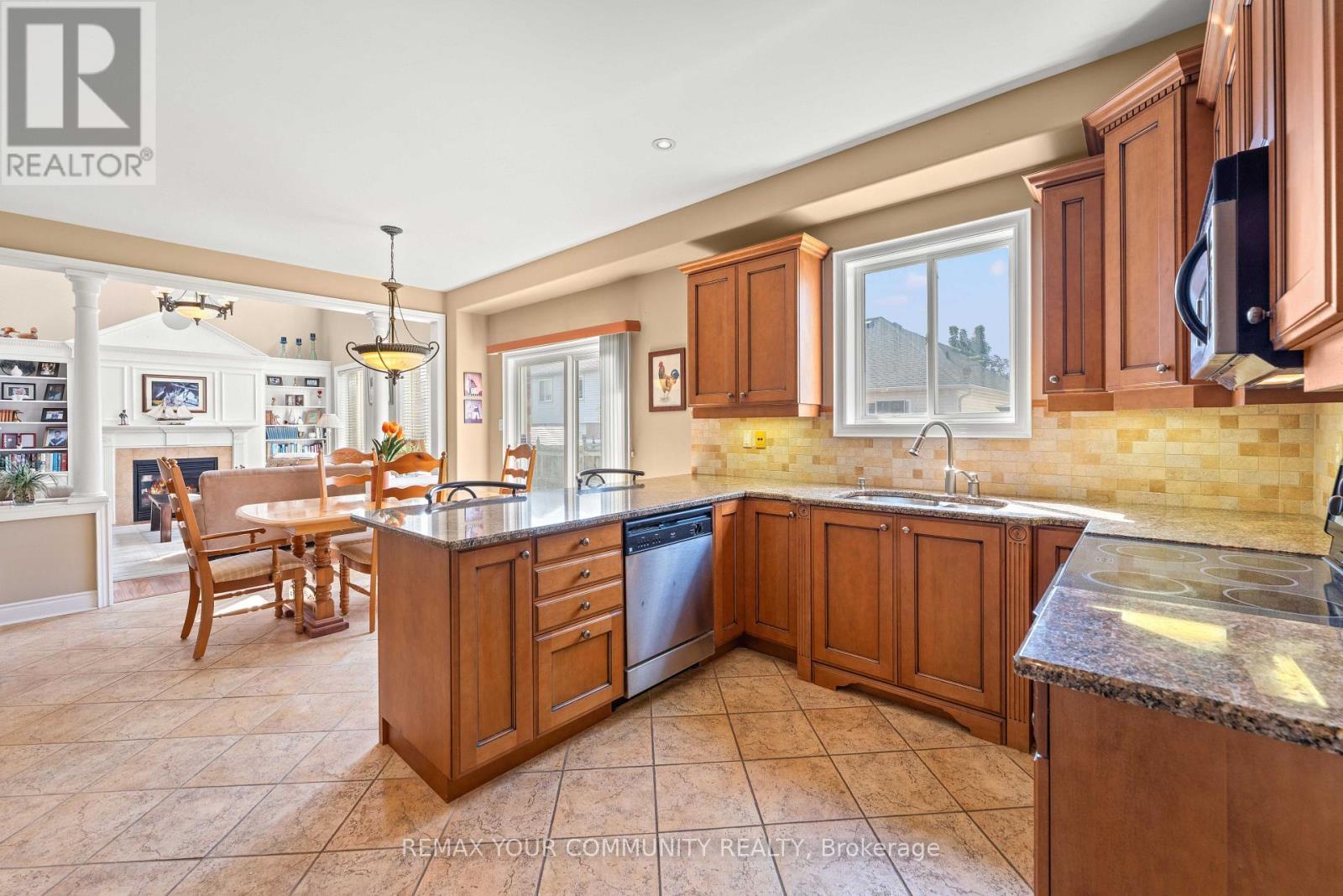 53 Brookwood Drive, Barrie, ON - Indoor Photo Showing Kitchen