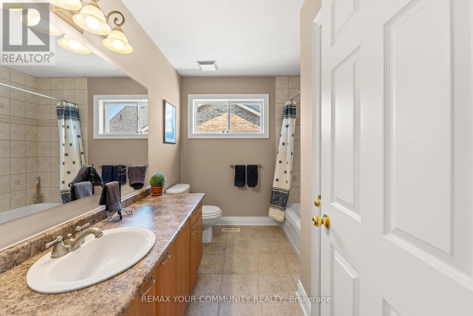 53 Brookwood Drive, Barrie, ON - Indoor Photo Showing Bathroom