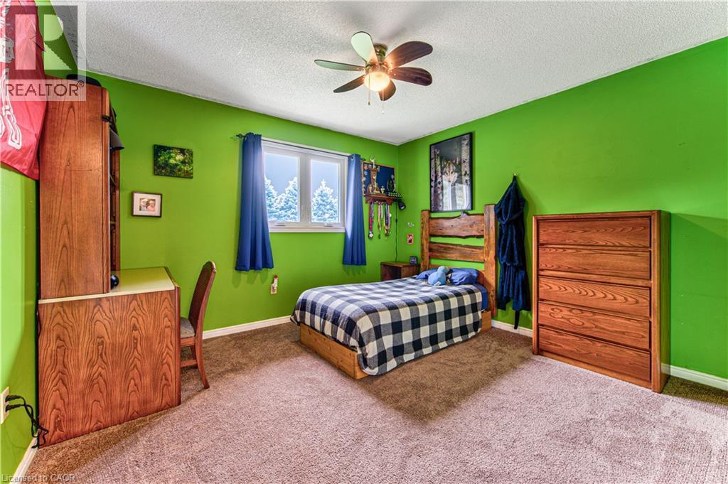 40 Peter Street, Scotland, ON - Indoor Photo Showing Bedroom