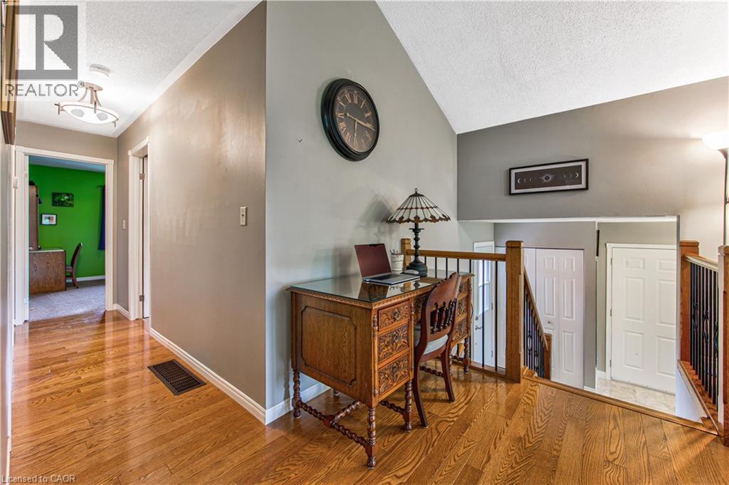 40 Peter Street, Scotland, ON - Indoor Photo Showing Other Room