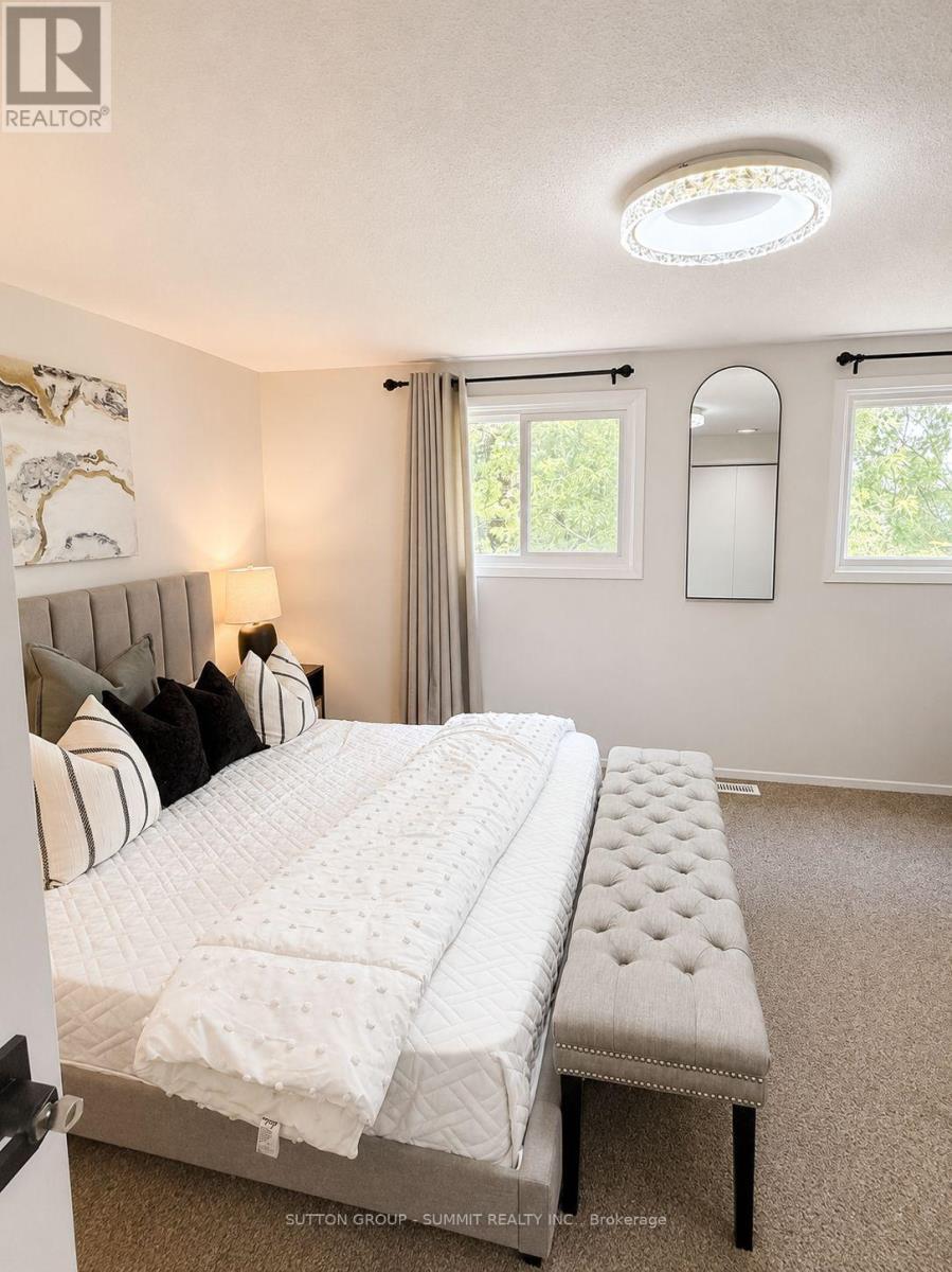 433A Dunvegan Drive, Waterloo, ON - Indoor Photo Showing Bedroom