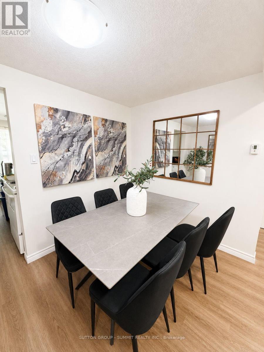 433A Dunvegan Drive, Waterloo, ON - Indoor Photo Showing Dining Room
