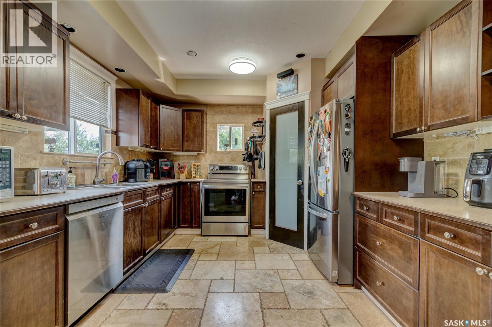 212 Prospect Street, Belle Plaine, SK - Indoor Photo Showing Kitchen