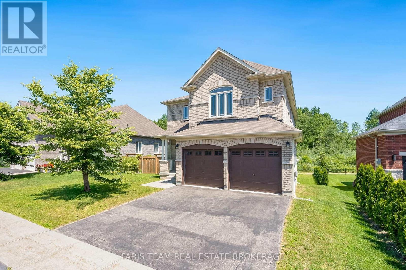 33 Pearl Street, Wasaga Beach, ON - Outdoor