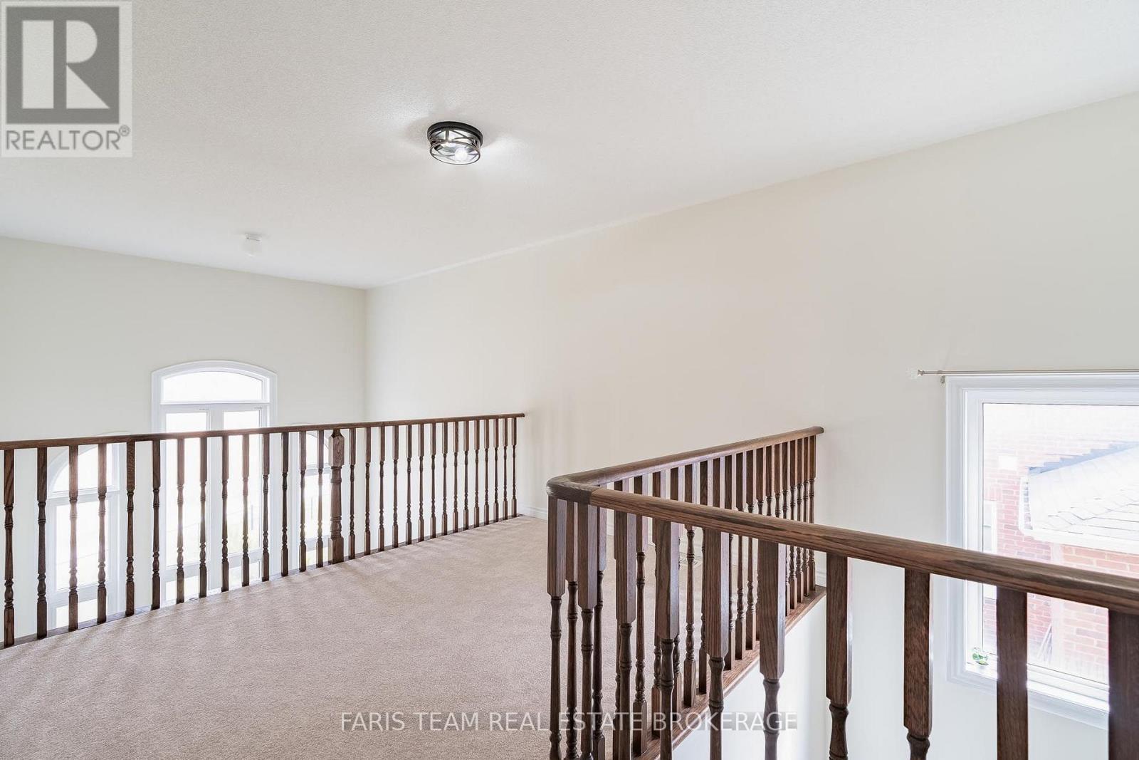 33 Pearl Street, Wasaga Beach, ON - Indoor Photo Showing Other Room