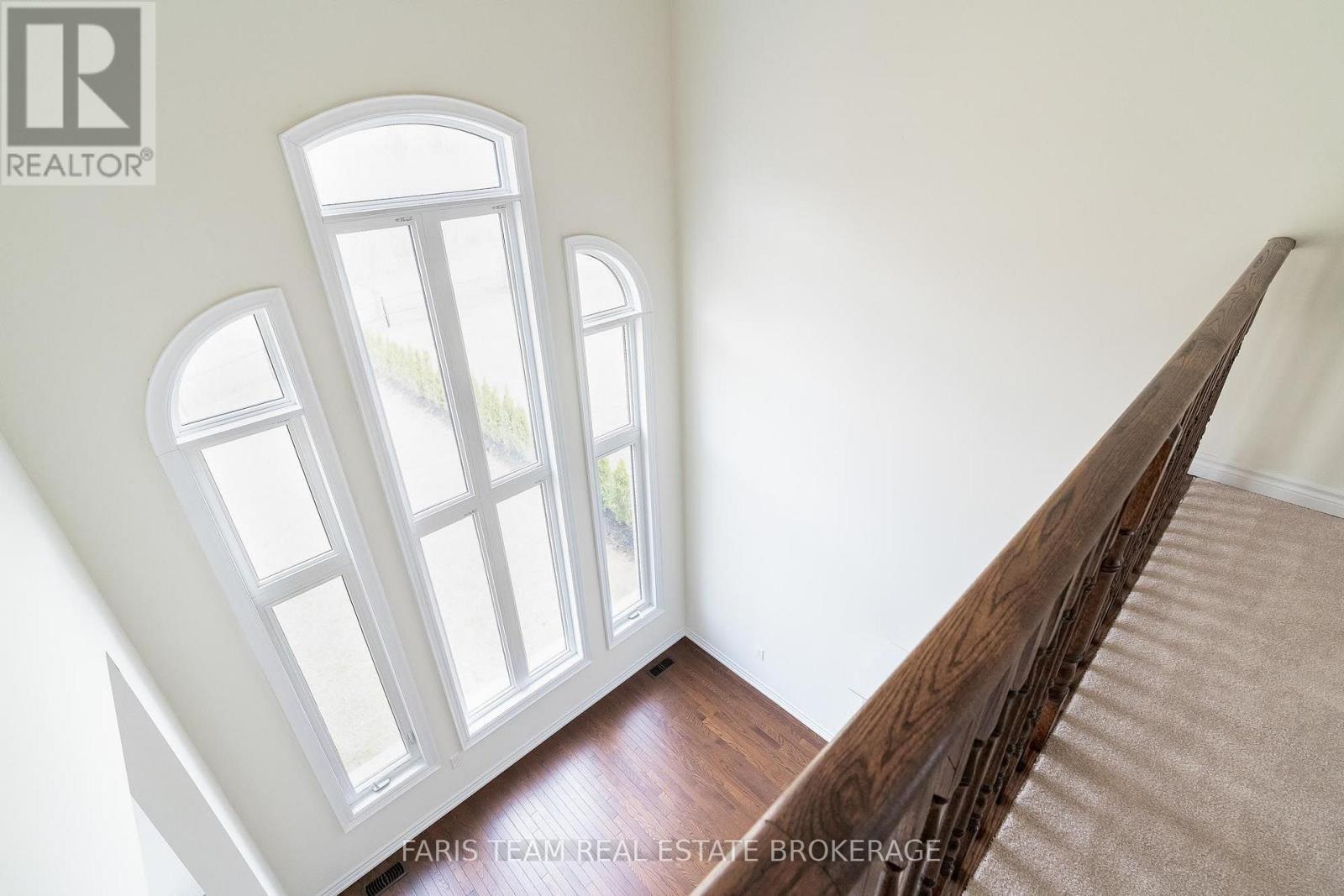 33 Pearl Street, Wasaga Beach, ON - Indoor Photo Showing Other Room