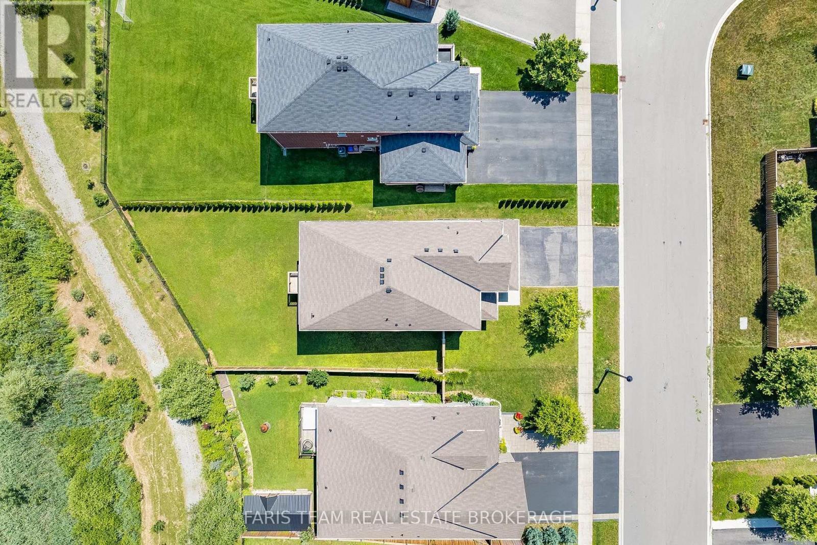 33 Pearl Street, Wasaga Beach, ON - Outdoor With View