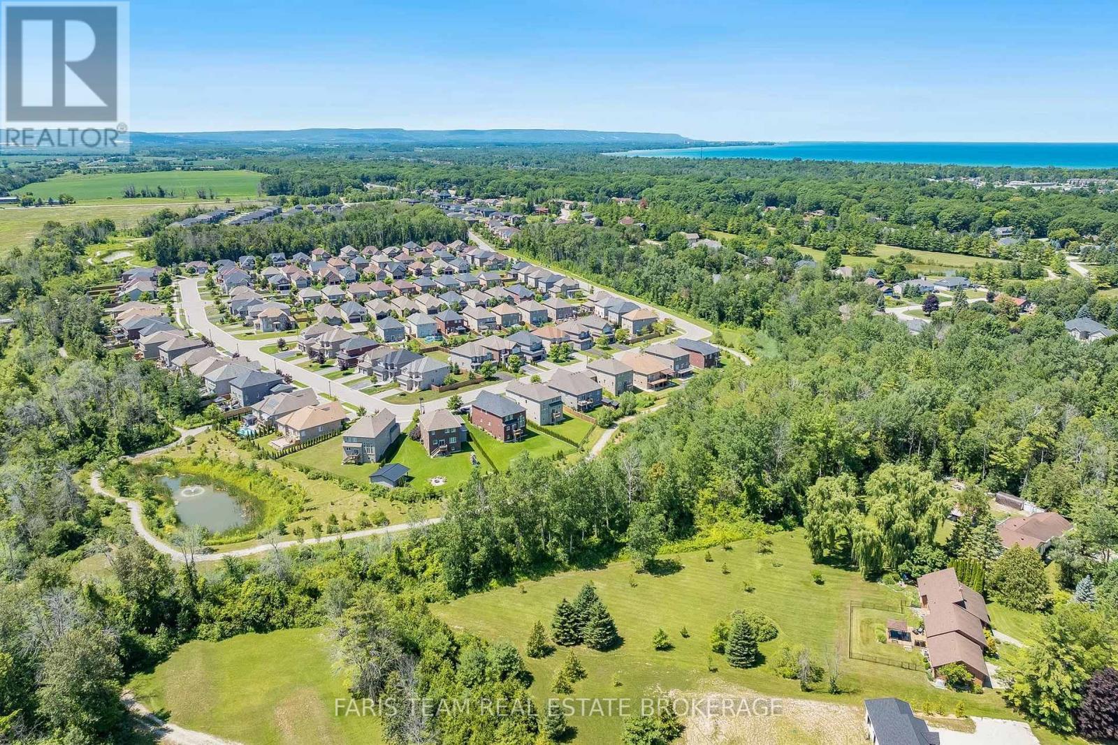 33 Pearl Street, Wasaga Beach, ON - Outdoor With View