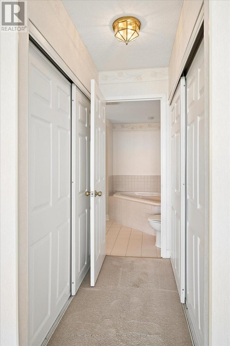 1101 - 4 Willow Street, Waterloo, ON - Indoor Photo Showing Other Room