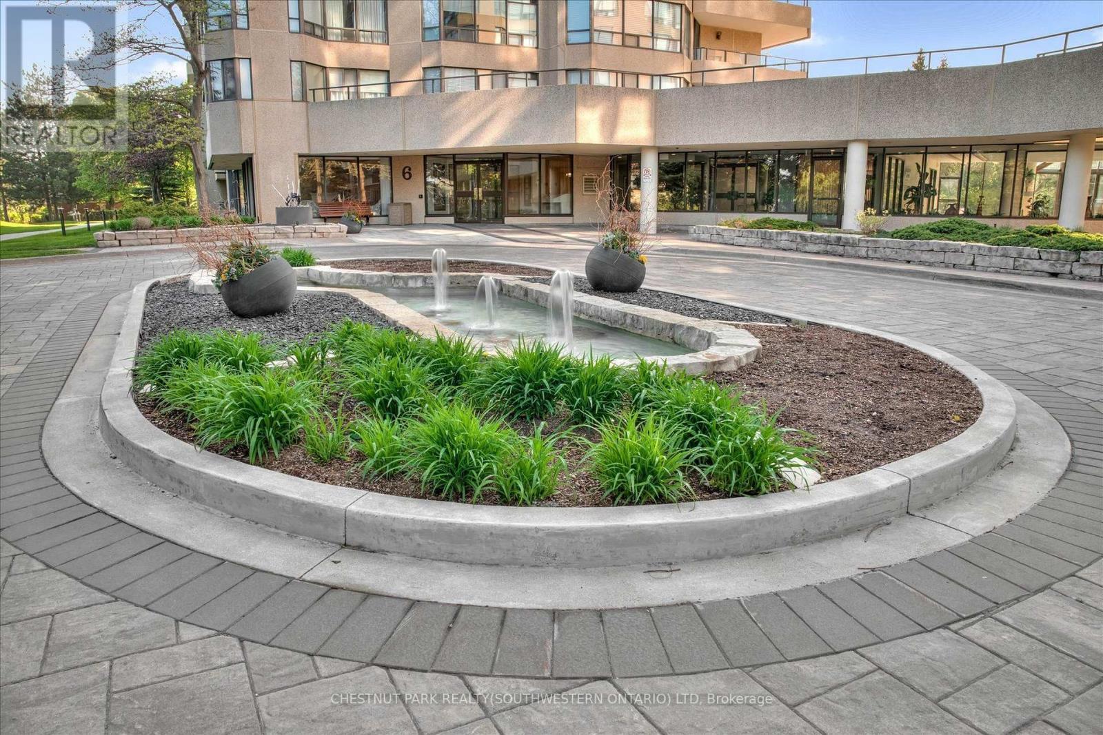 1101 - 4 Willow Street, Waterloo, ON - Outdoor
