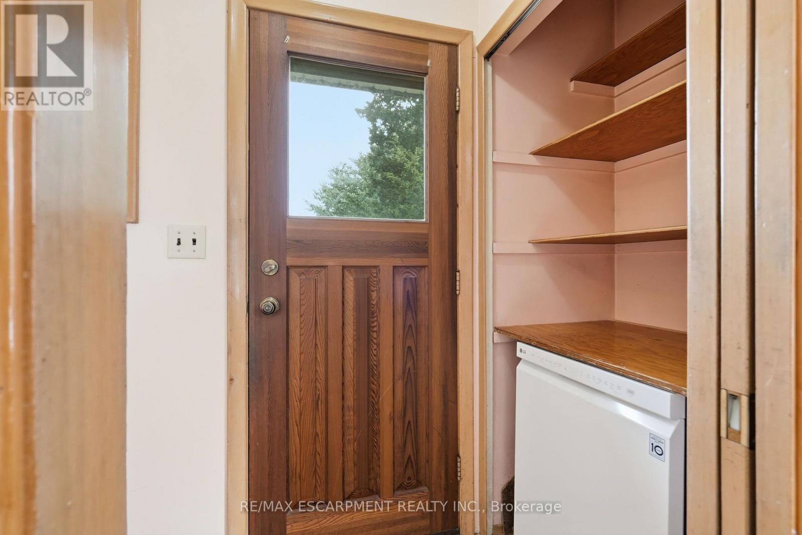 6 Caprice Court, Hamilton, ON - Indoor Photo Showing Other Room