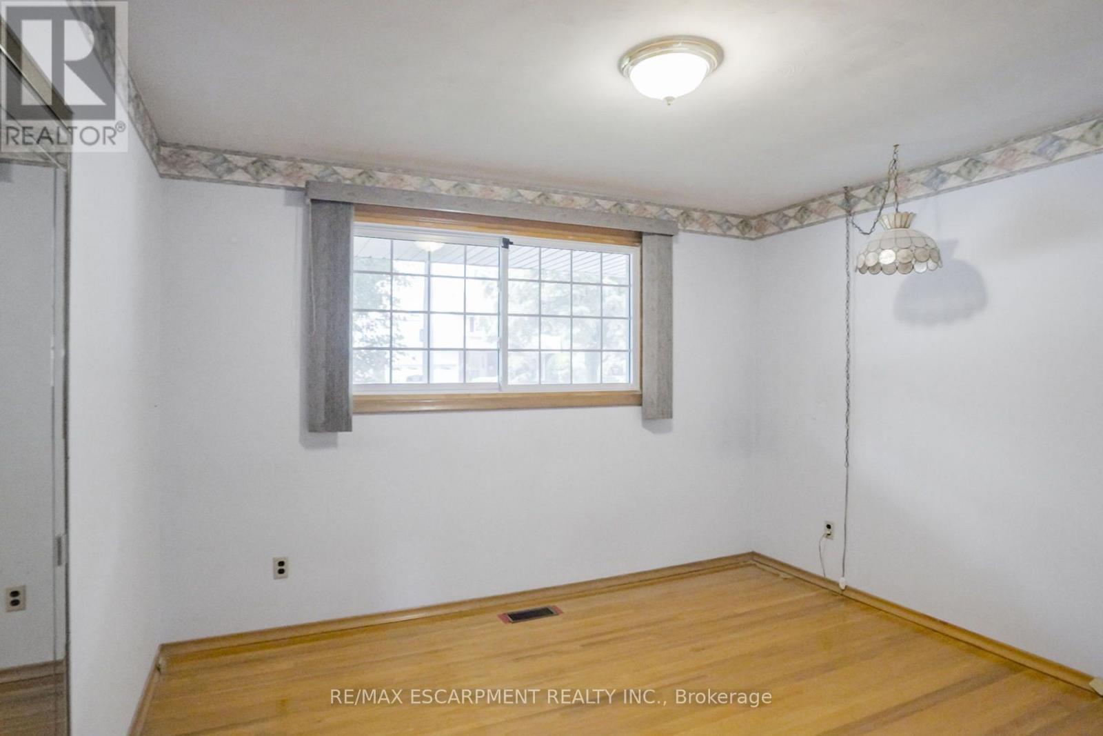 6 Caprice Court, Hamilton, ON - Indoor Photo Showing Other Room