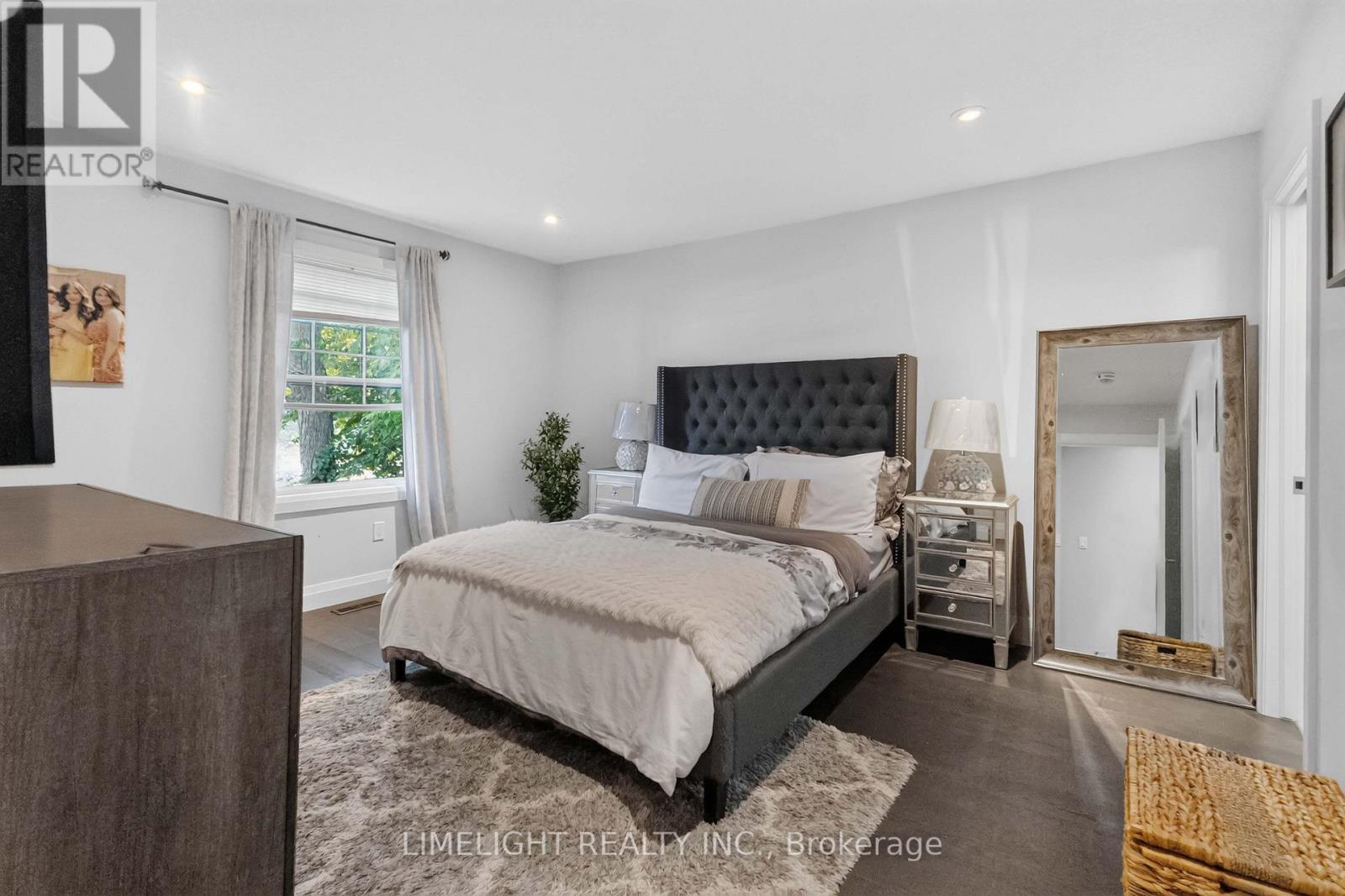836 Manchester Road, London North (North L), ON - Indoor Photo Showing Bedroom