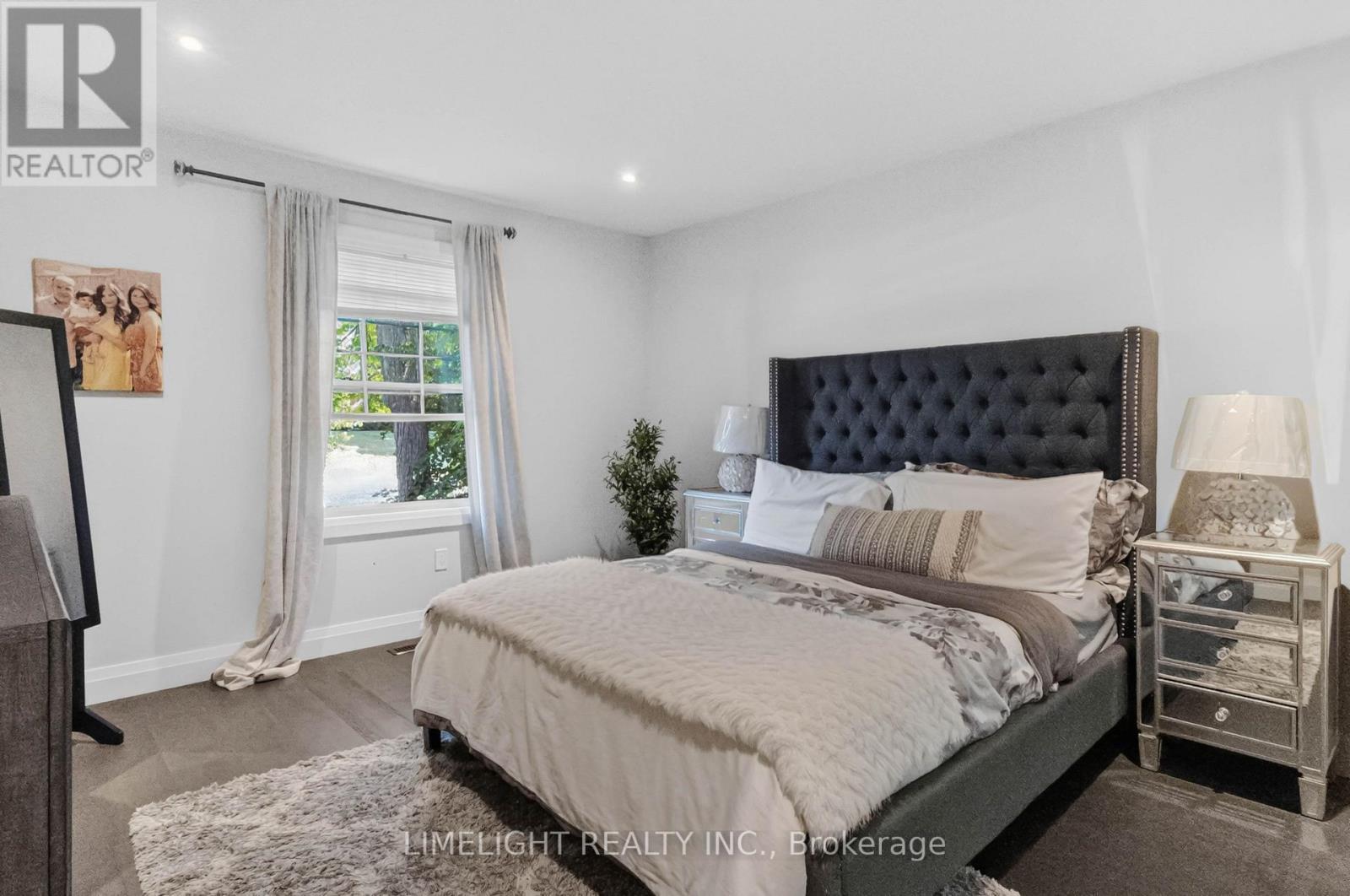 836 Manchester Road, London North (North L), ON - Indoor Photo Showing Bedroom