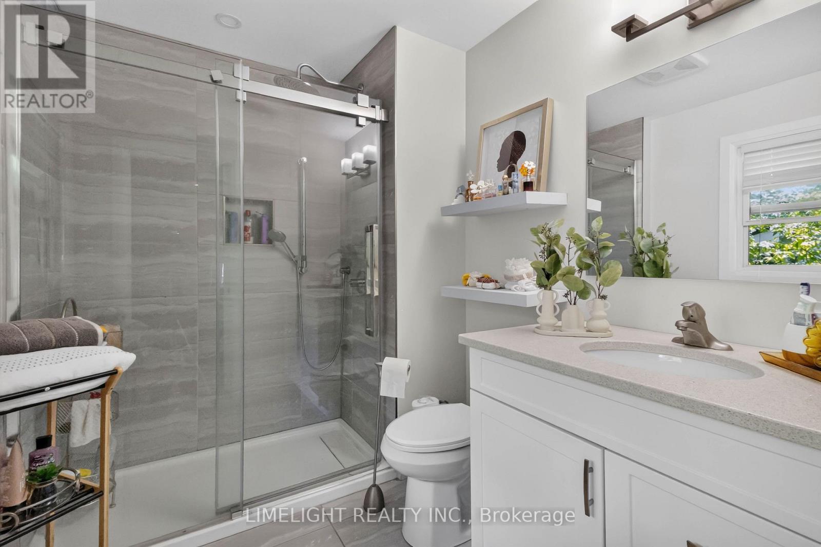 836 Manchester Road, London North (North L), ON - Indoor Photo Showing Bathroom