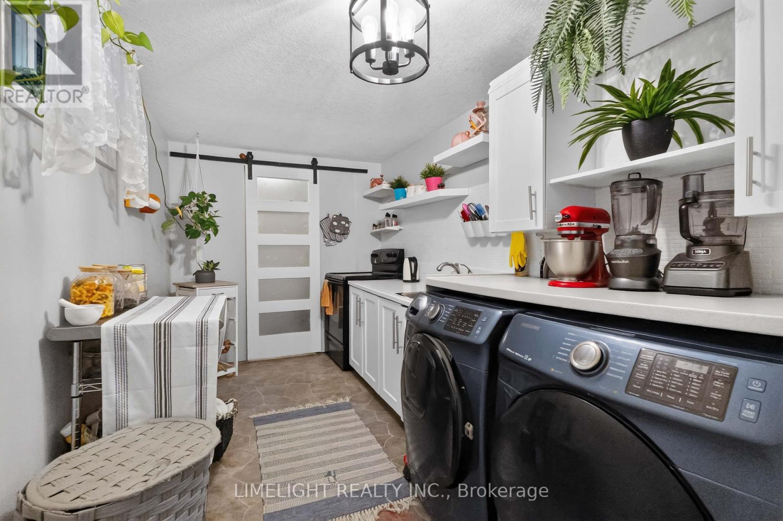 836 Manchester Road, London North (North L), ON - Indoor Photo Showing Laundry Room