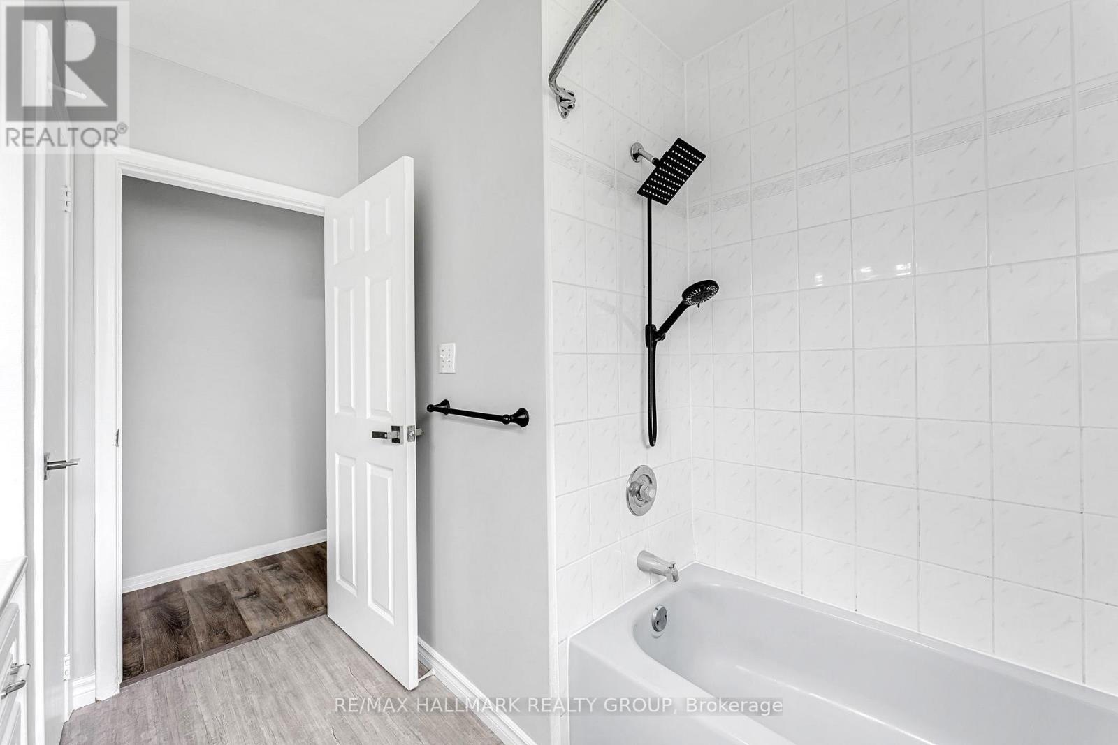 75 Briscoe Street, Loyalist (Amherstview), ON - Indoor Photo Showing Bathroom