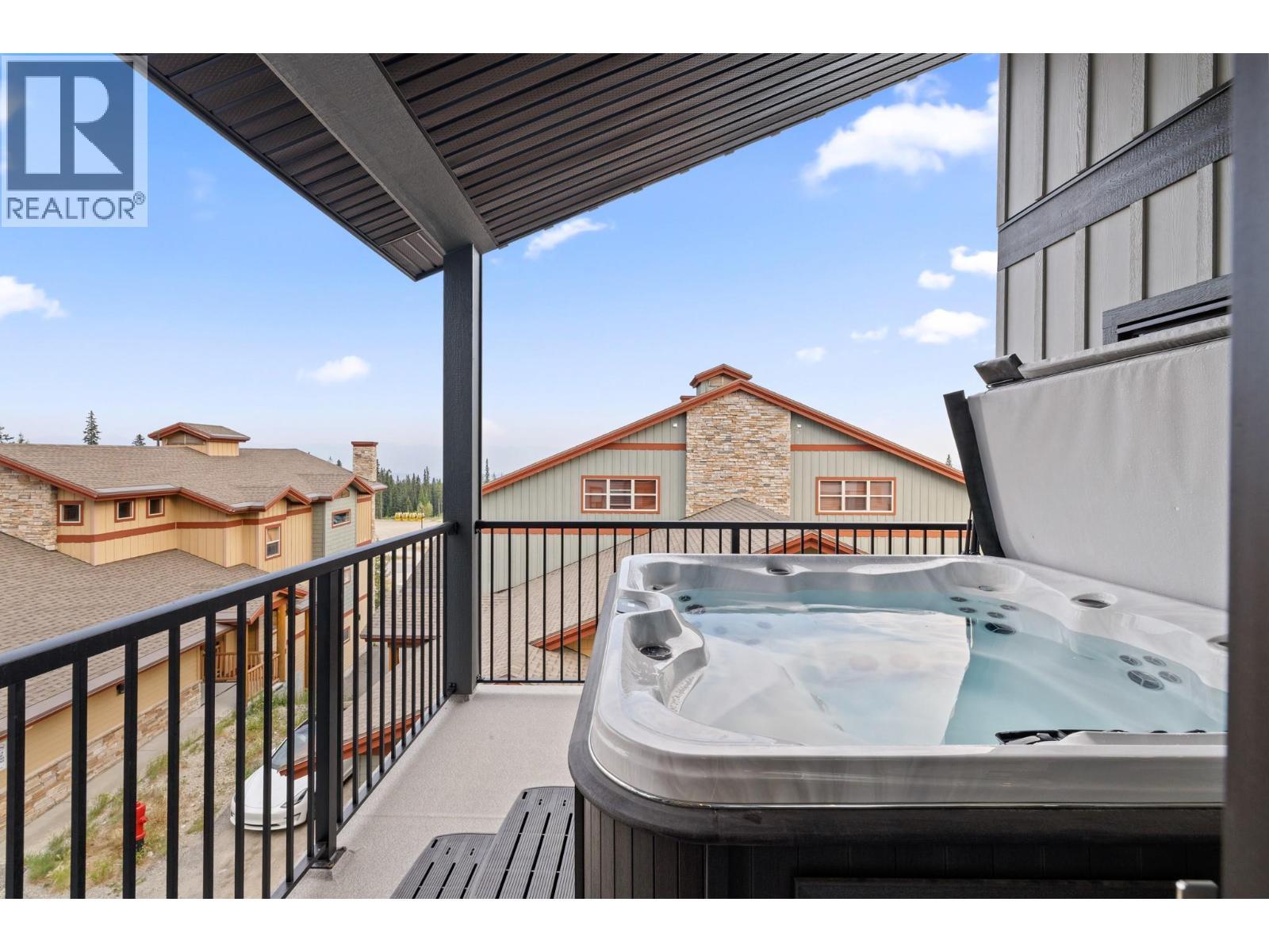 5075 Snowbird Way Unit# 8E, Big White, BC - Outdoor With Exterior