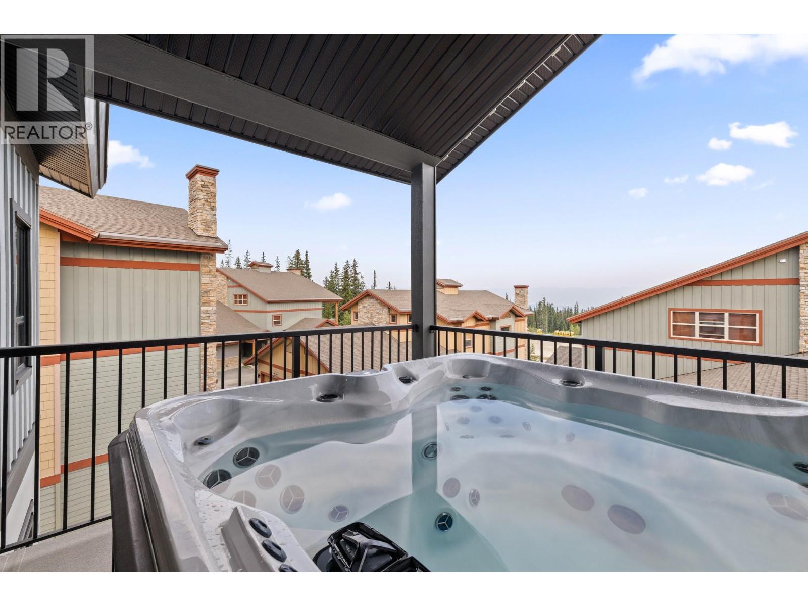 5075 Snowbird Way Unit# 8E, Big White, BC - Outdoor With Exterior