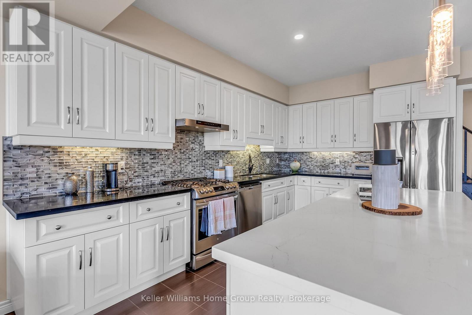 17 Dudley Drive, Guelph (Kortright East), ON - Indoor Photo Showing Kitchen With Stainless Steel Kitchen With Upgraded Kitchen