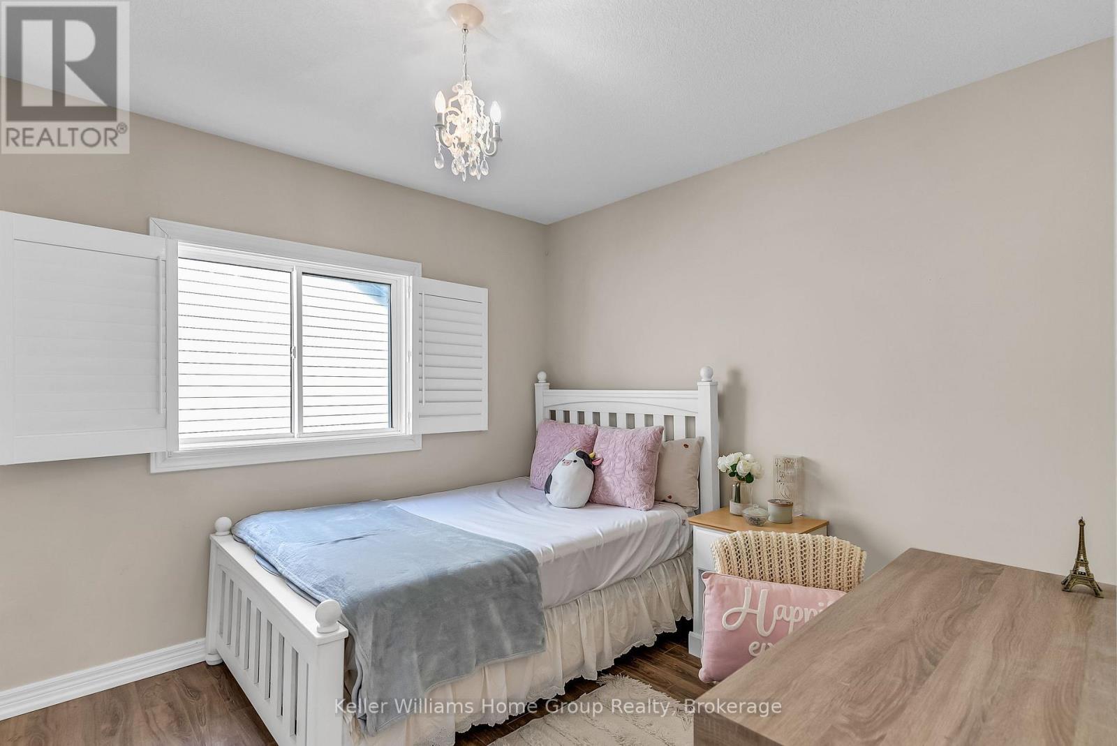 17 Dudley Drive, Guelph (Kortright East), ON - Indoor Photo Showing Bedroom