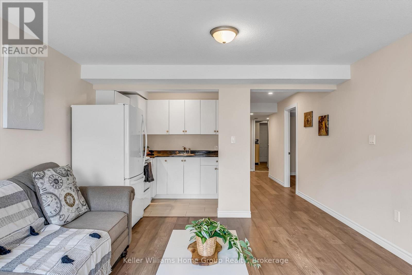 17 Dudley Drive, Guelph (Kortright East), ON - Indoor
