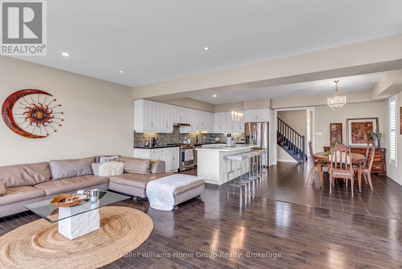 17 Dudley Drive, Guelph (Kortright East), ON - Indoor Photo Showing Living Room